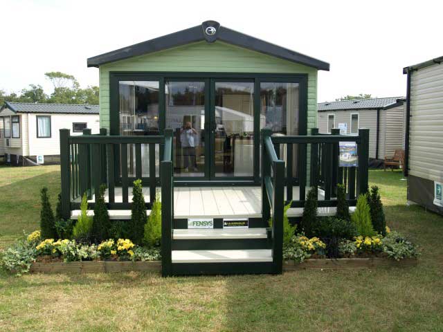 Contemporary-Balustrade-Dark-Green